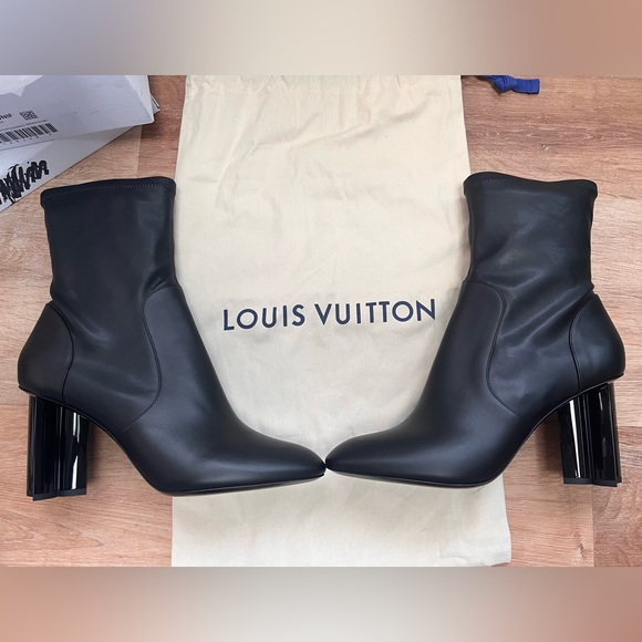 Authentic Louis Vuitton Silhouette Boots - Picture 3 of 10